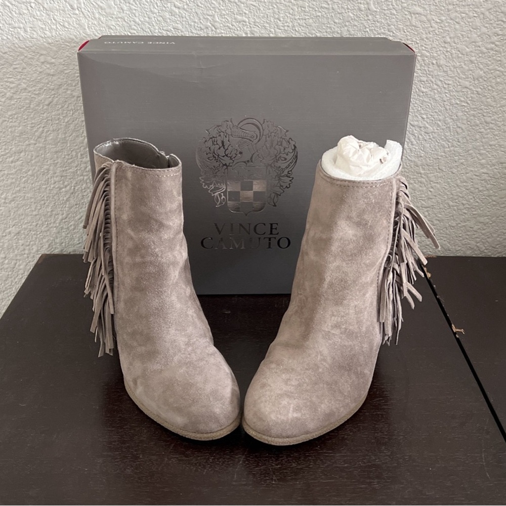 Vince Camuto HAYZEE Womens US 8.5 Grey Suede Leather Fringe Side Zip Ankle Boots